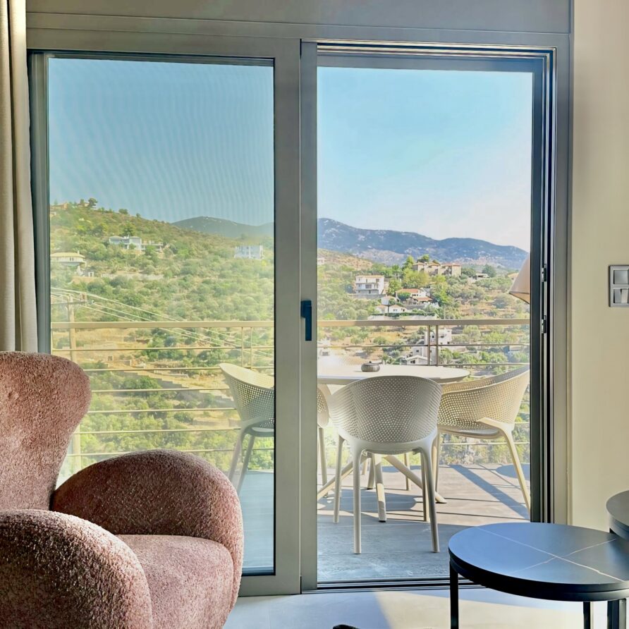 Nodeas Luxurious Villas Ενοικιαζόμενη βίλλα Μεγάλη Μαντίνεια Καλαμάτα Μεσσηνίας Airbnb Εταιρεία Διαχείρισης Καταλυμάτων Perla Homes