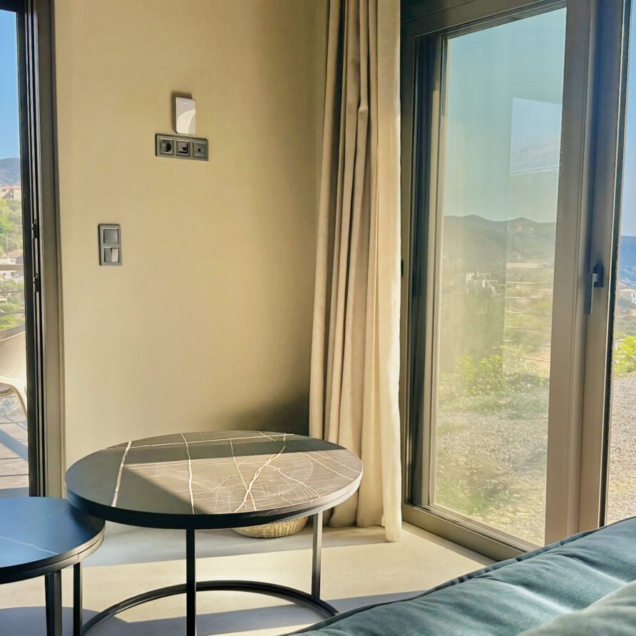 Nodeas Luxurious Villas Ενοικιαζόμενη βίλλα Μεγάλη Μαντίνεια Καλαμάτα Μεσσηνίας Airbnb Εταιρεία Διαχείρισης Καταλυμάτων Perla Homes