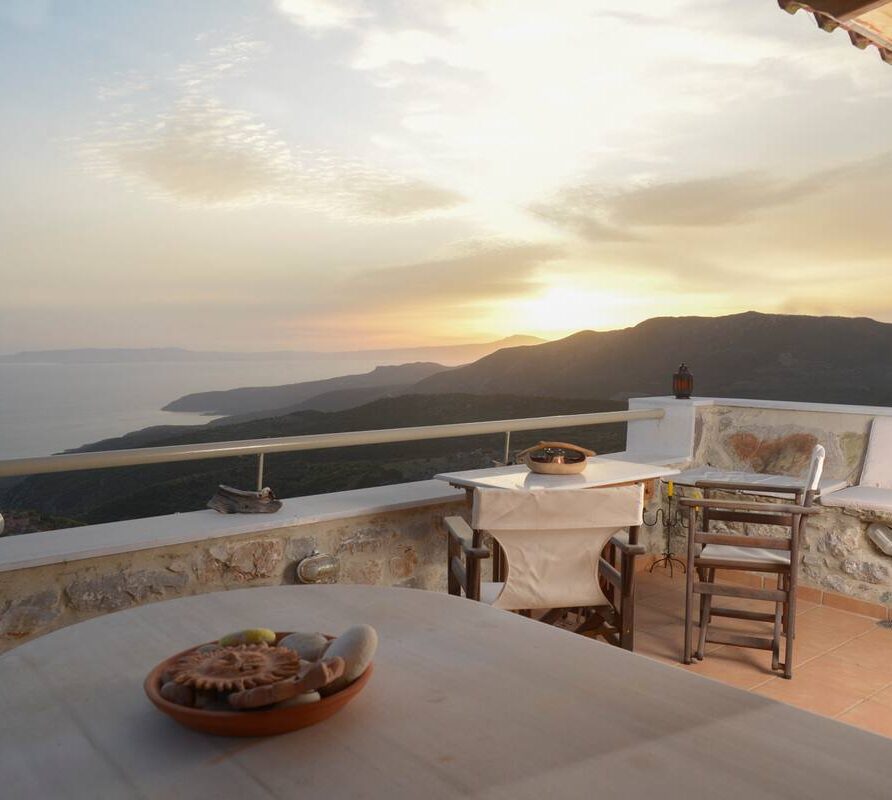 Μαni Rocks Ενοικιαζόμενη κατοικία Τσέρια Καρδαμύλη Μεσσηνίας, Airbnb Εταιρεία Διαχείρισης Καταλυμάτων Perla Homes Τσέρια Καρδαμύλη Μεσσηνίας.