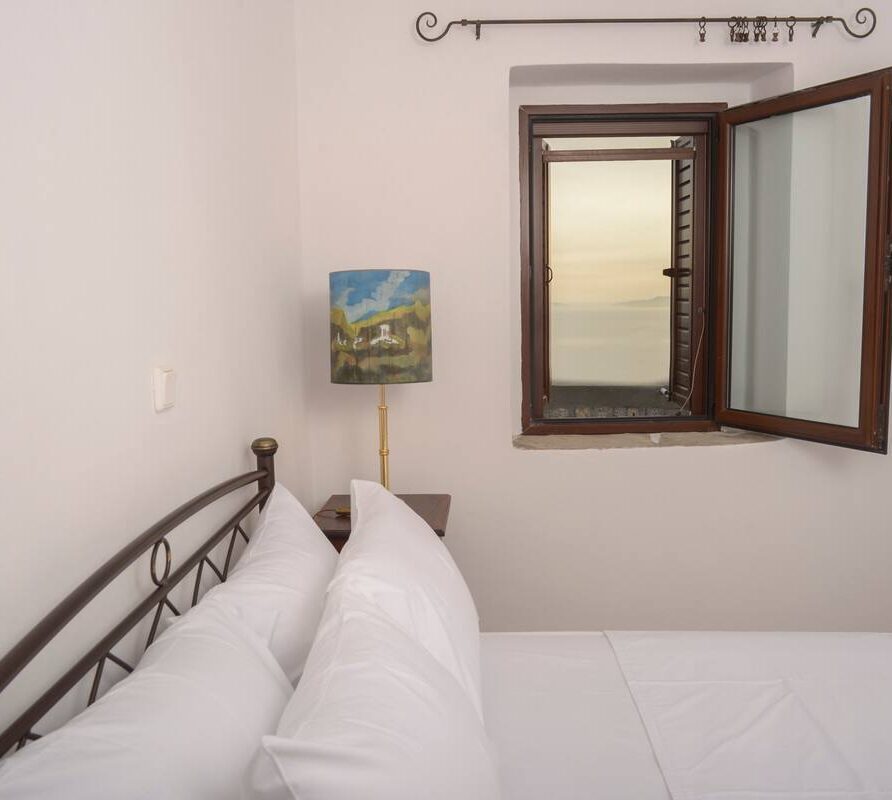 Μαni Rocks Ενοικιαζόμενη κατοικία Τσέρια Καρδαμύλη Μεσσηνίας, Airbnb Εταιρεία Διαχείρισης Καταλυμάτων Perla Homes Τσέρια Καρδαμύλη Μεσσηνίας.