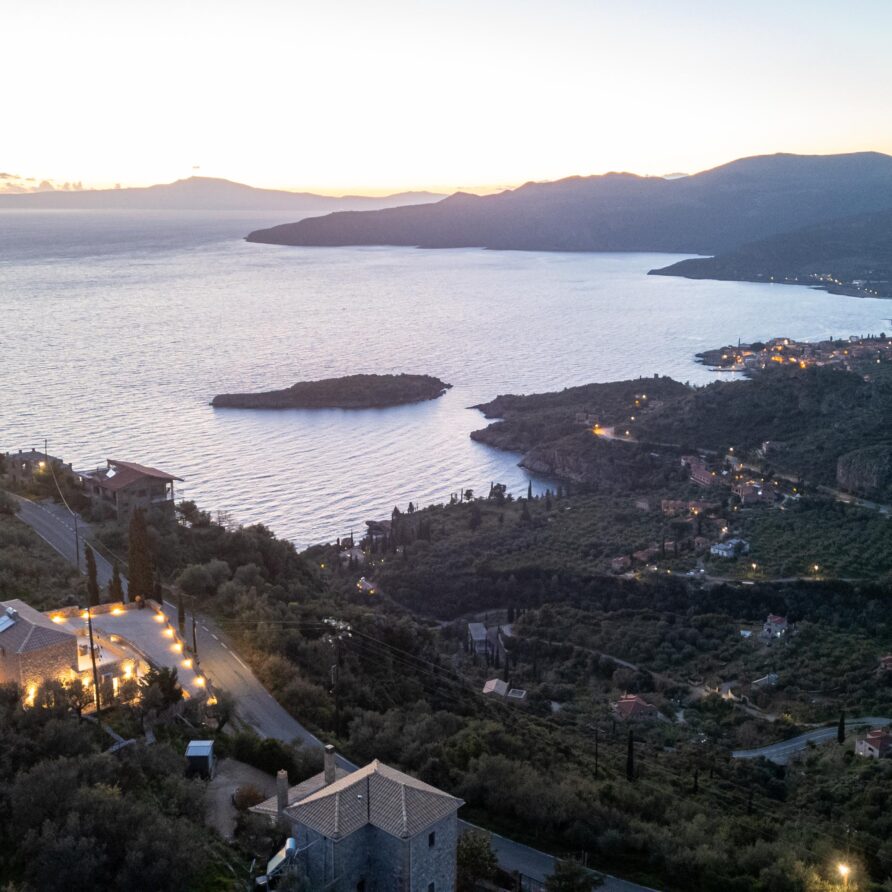 Villa Piedra Azul Villas Ενοικιαζόμενη βίλλα Καρδαμύλη Μεσσηνίας Airbnb Εταιρεία Διαχείρισης Καταλυμάτων Perla Homes