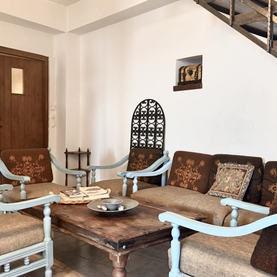 Μαni Rocks Ενοικιαζόμενη κατοικία Τσέρια Καρδαμύλη Μεσσηνίας, Airbnb Εταιρεία Διαχείρισης Καταλυμάτων Perla Homes Τσέρια Καρδαμύλη Μεσσηνίας.