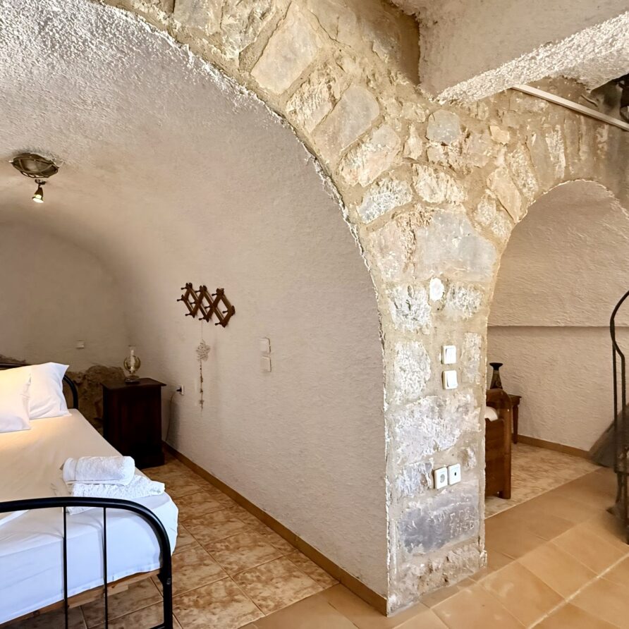 Μαni Rocks Ενοικιαζόμενη κατοικία Τσέρια Καρδαμύλη Μεσσηνίας, Airbnb Εταιρεία Διαχείρισης Καταλυμάτων Perla Homes Τσέρια Καρδαμύλη Μεσσηνίας.