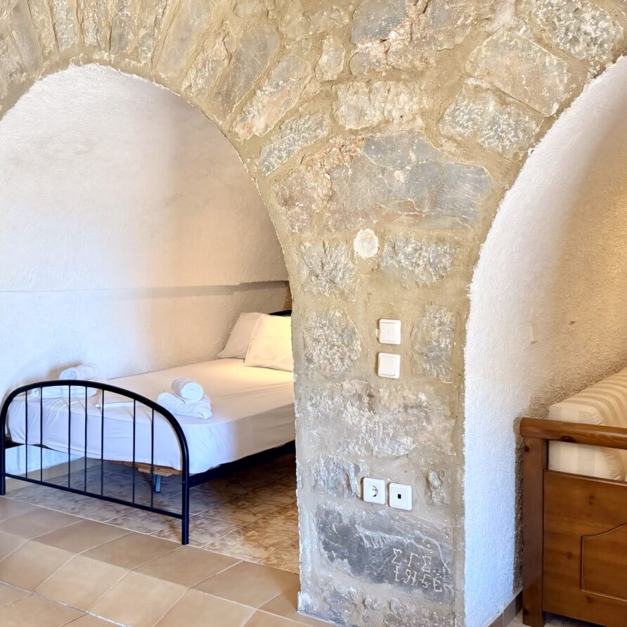 Μαni Rocks Ενοικιαζόμενη κατοικία Τσέρια Καρδαμύλη Μεσσηνίας, Airbnb Εταιρεία Διαχείρισης Καταλυμάτων Perla Homes Τσέρια Καρδαμύλη Μεσσηνίας.