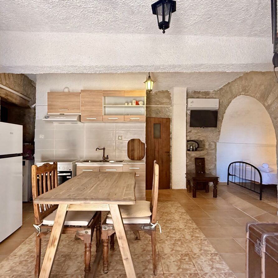 Μαni Rocks Ενοικιαζόμενη κατοικία Τσέρια Καρδαμύλη Μεσσηνίας, Airbnb Εταιρεία Διαχείρισης Καταλυμάτων Perla Homes Τσέρια Καρδαμύλη Μεσσηνίας.