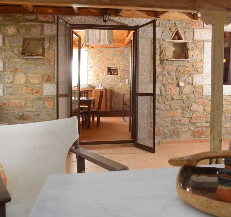 Μαni Rocks Ενοικιαζόμενη κατοικία Τσέρια Καρδαμύλη Μεσσηνίας, Airbnb Εταιρεία Διαχείρισης Καταλυμάτων Perla Homes Τσέρια Καρδαμύλη Μεσσηνίας.