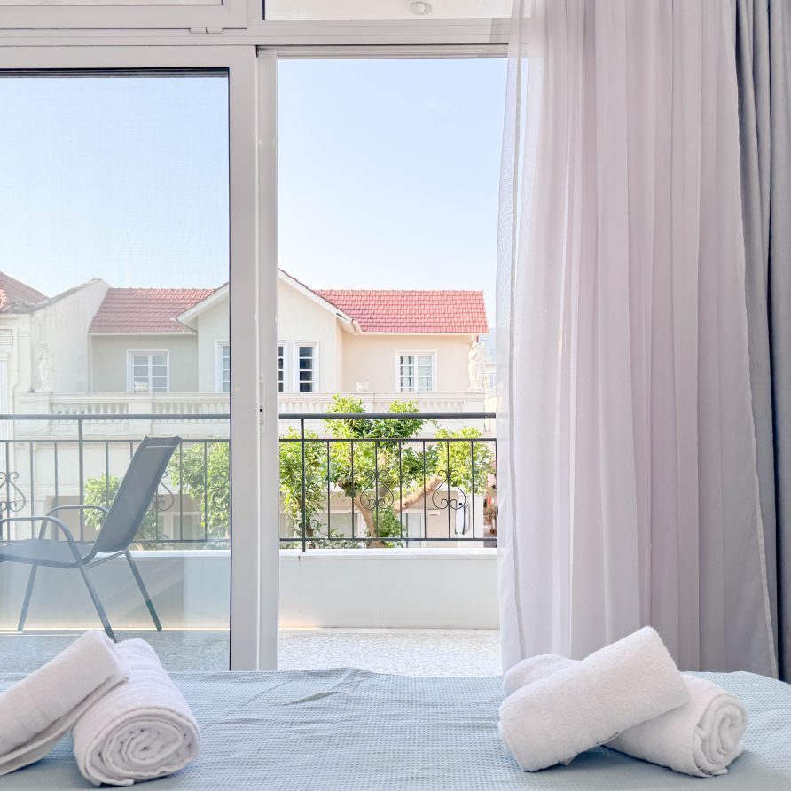 Ενοικιαζόμενο διαμέρισμα Urban Mood για διακοπές στην Καλαμάτα Airbnb Εταιρεία Διαχείρισης Καταλυμάτων Perla Homes