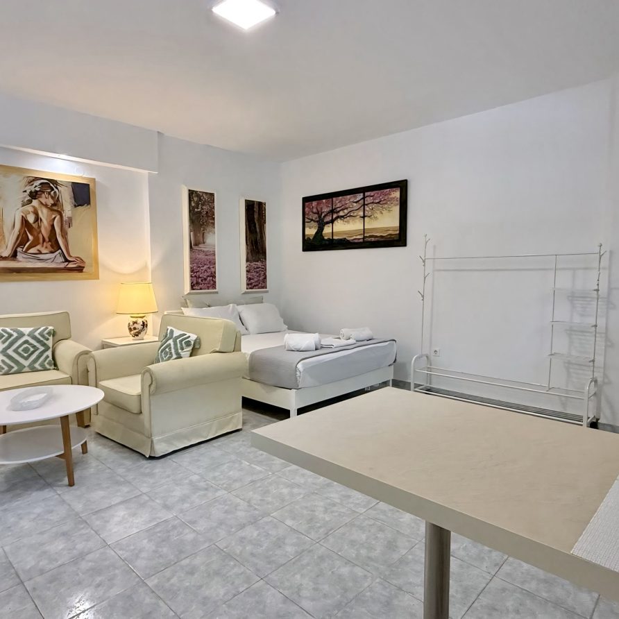 Ενοικιαζόμενο διαμέρισμα Andrianna's Garden για διακοπές στην Καλαμάτα Airbnb Εταιρεία Διαχείρισης Καταλυμάτων Perla Homes