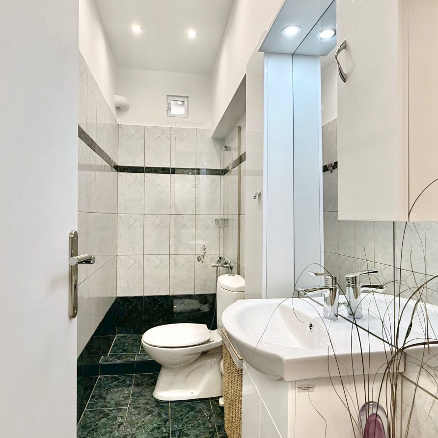 Ενοικιαζόμενο διαμέρισμα Andrianna's Garden για διακοπές στην Καλαμάτα Airbnb Εταιρεία Διαχείρισης Καταλυμάτων Perla Homes