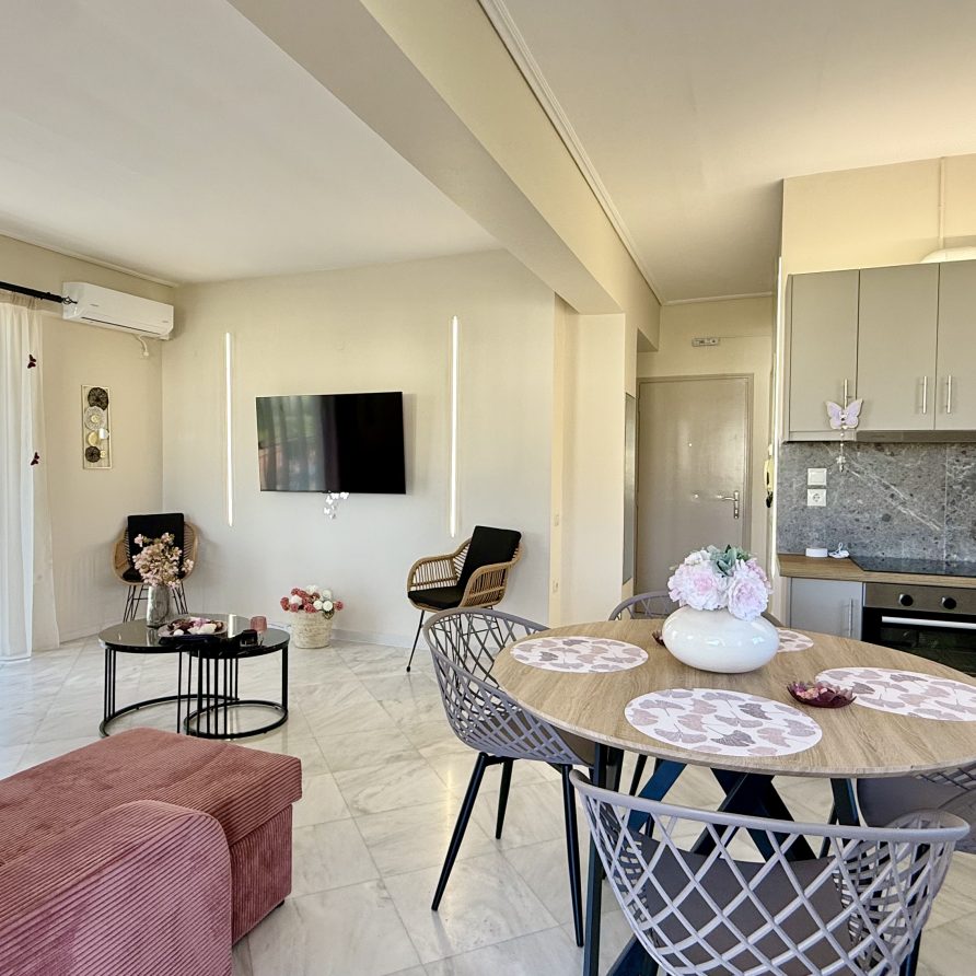 Ενοικιαζόμενο διαμέρισμα Free Spirit Joy για διακοπές στην Καλαμάτα Airbnb Εταιρεία Διαχείρισης Καταλυμάτων Perla Homes