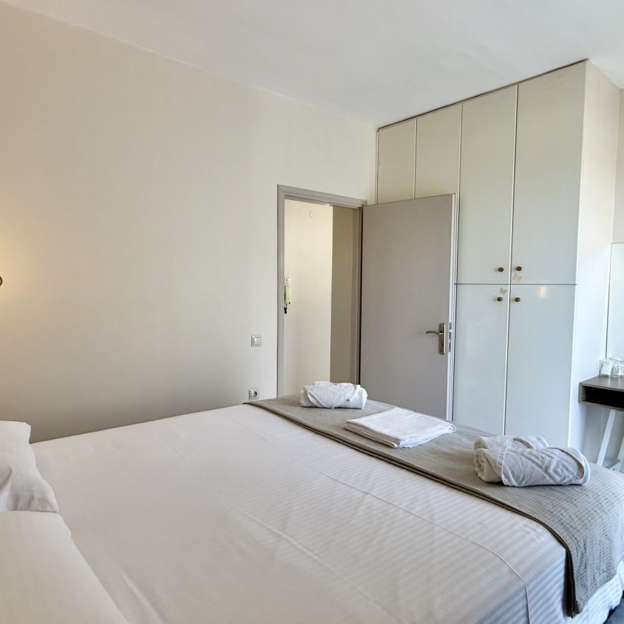 Ενοικιαζόμενο διαμέρισμα Free Spirit Joy για διακοπές στην Καλαμάτα Airbnb Εταιρεία Διαχείρισης Καταλυμάτων Perla Homes