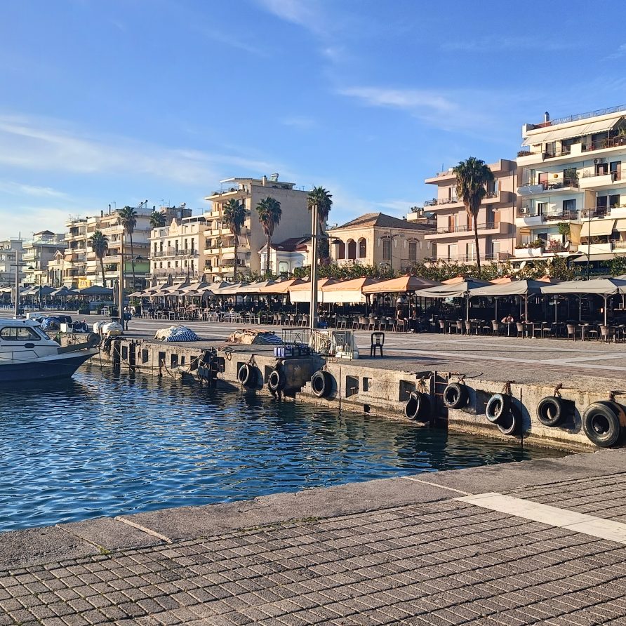 Ενοικιαζόμενο διαμέρισμα Ethereal Luxury Apartment για διακοπές στην Καλαμάτα Airbnb Εταιρεία Διαχείρισης Καταλυμάτων Perla Homes