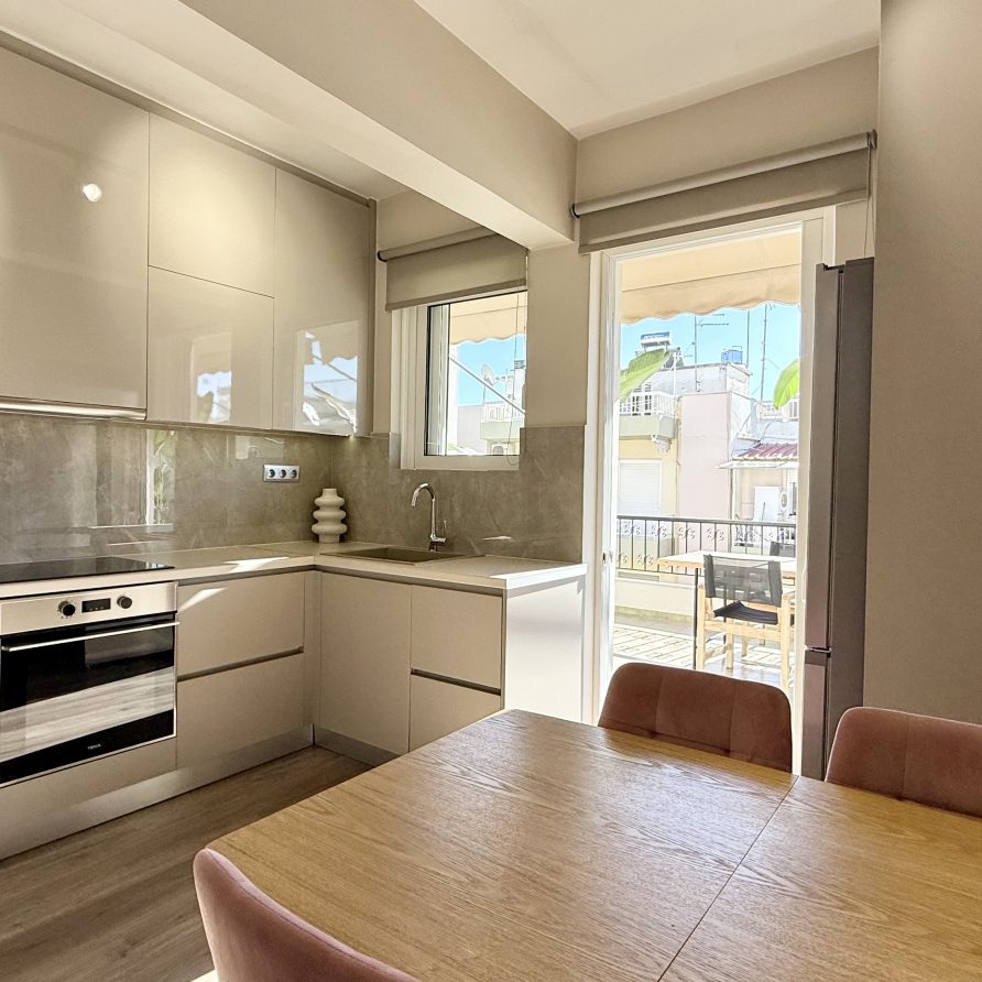 SKY 5 Luxury Apartment Ενοικιαζόμενο κατάλυμα Καλαμάτα Μεσσηνίας Airbnb Εταιρεία Διαχείρισης Καταλυμάτων Perla Homes