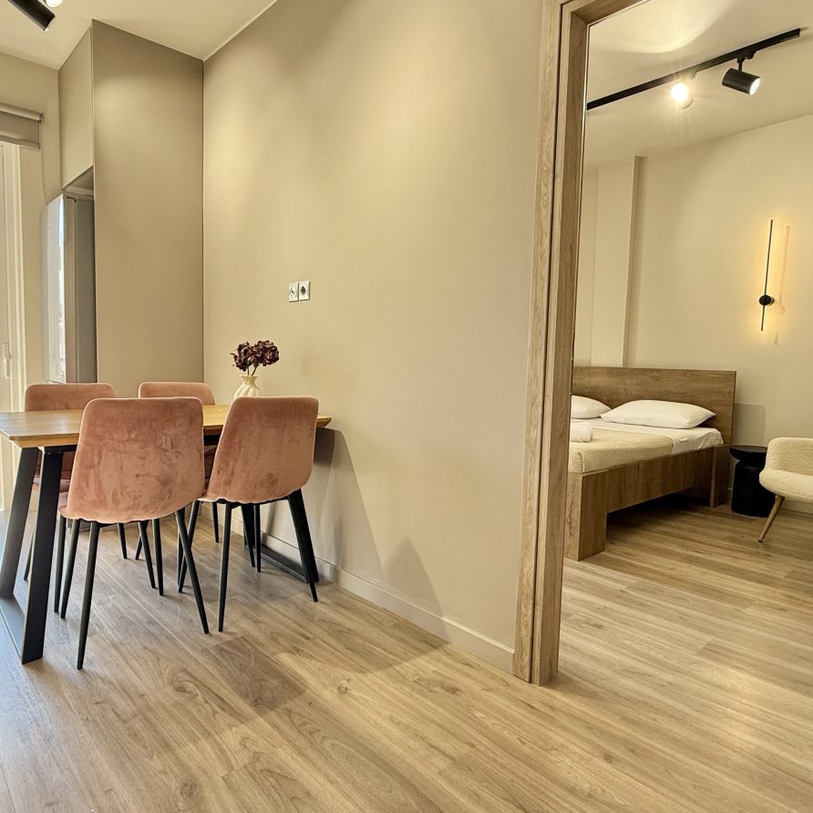 SKY 5 Luxury Apartment Ενοικιαζόμενο κατάλυμα Καλαμάτα Μεσσηνίας Airbnb Εταιρεία Διαχείρισης Καταλυμάτων Perla Homes