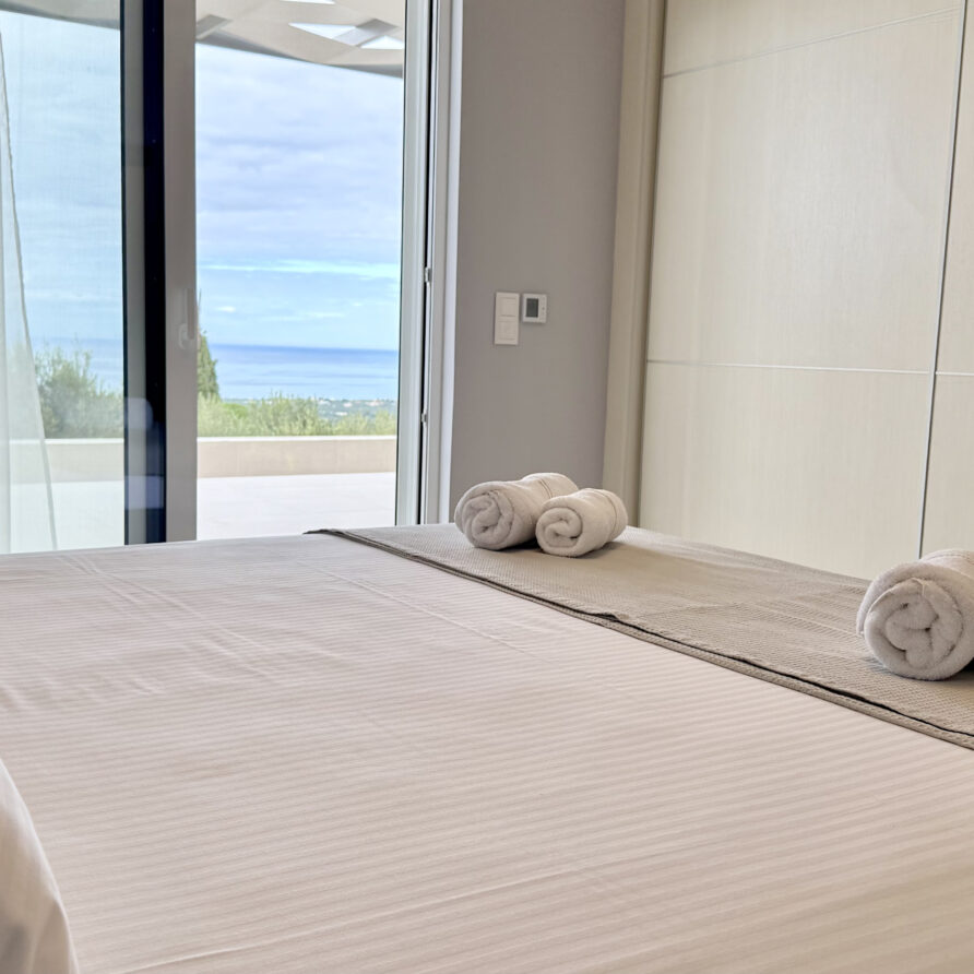 Villa Luna Sol Ενοικιαζόμενη βίλα Κυπαρισσία Airbnb Εταιρεία Διαχείρισης Καταλυμάτων Perla Homes