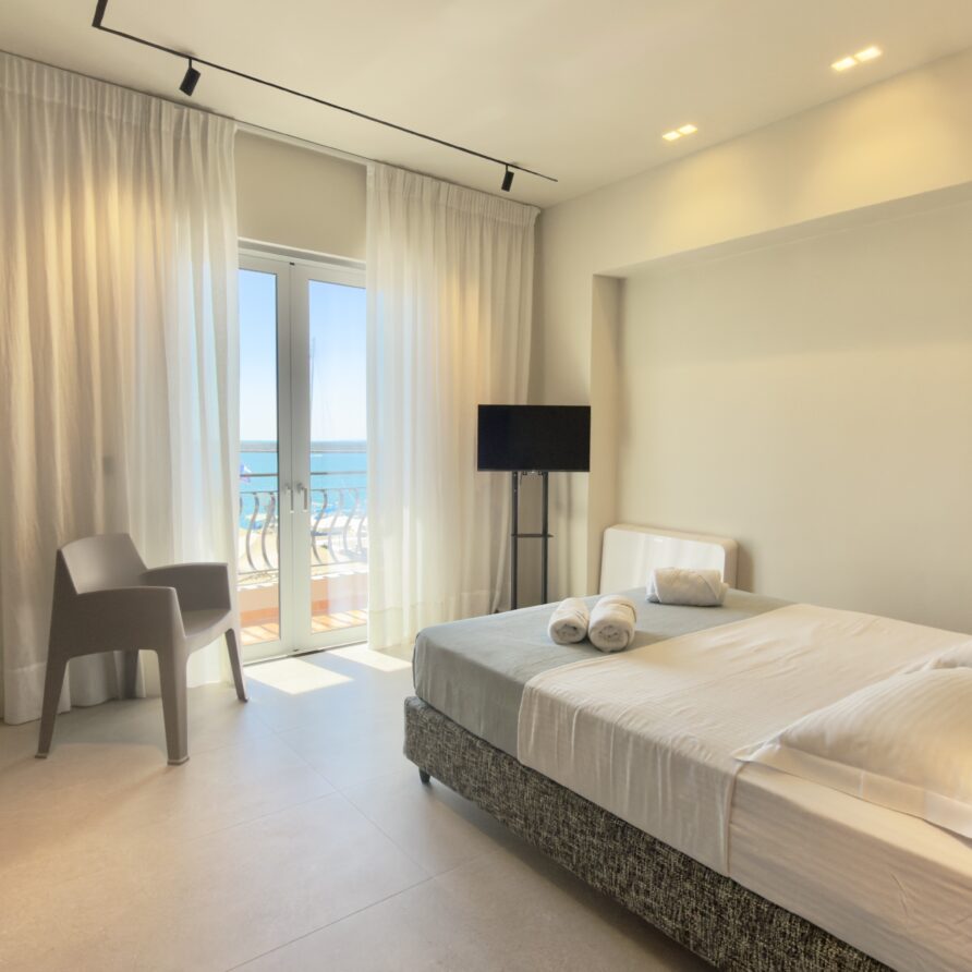 Aeolis Residence Ενοικιαζόμενο κατάλυμα Καλαμάτα Μεσσηνίας Airbnb Εταιρεία Διαχείρισης Καταλυμάτων Perla Homes