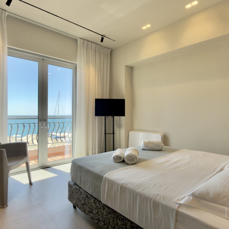 Aeolis Residence Ενοικιαζόμενο κατάλυμα Καλαμάτα Μεσσηνίας Airbnb Εταιρεία Διαχείρισης Καταλυμάτων Perla Homes