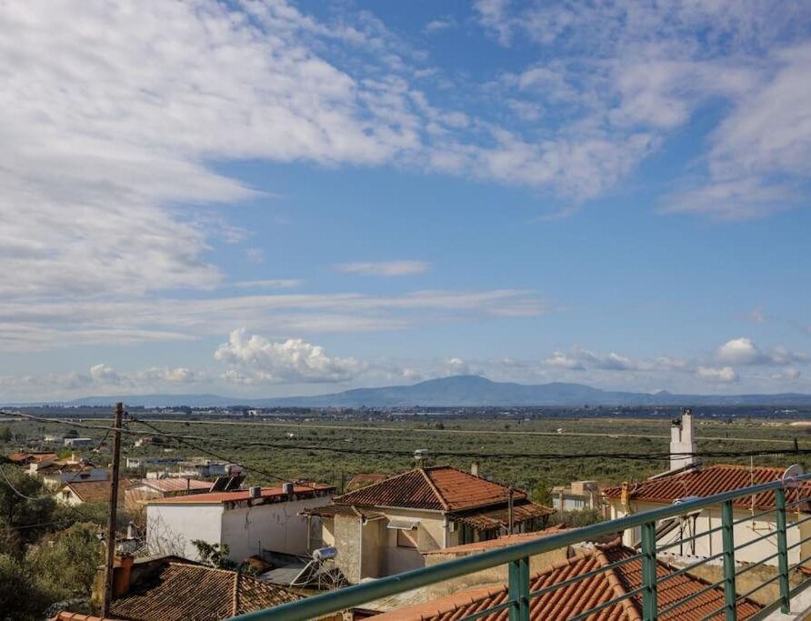 Over the Hill Ενοικιαζόμενο κατάλυμα Καλαμάτα Μεσσηνίας Airbnb Εταιρεία Διαχείρισης Καταλυμάτων Perla Homes